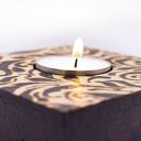 Drewniany kwadratowy świecznik na tealight z pirografią natury