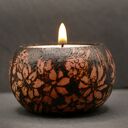 Drewniany świecznik tealight z motywem kwiatów i łąki - prezent