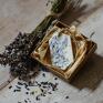 upominek na święta aromaterapia zestaw świecy sojowej o wiosennym zapachu z tabliczką świeczniki handmade
