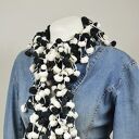 pom-pon scarf - czarno-biały