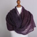 Ażurowy szal z cekinami