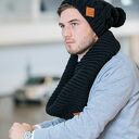 Czarny komin elegancki na zimę - ręcznie robiony