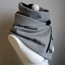 Szal wełniany szary z czarną skórą - krokodyl