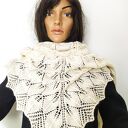 Chusta w liście z wełny alpakai ręcznie robiona