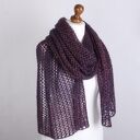 Ażurowy szal z cekinami