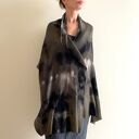 szal z wełny merino w szarościach