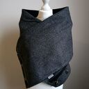 Piękny szal wełniany - grafitowy z czarną skórą