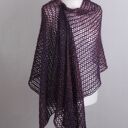 Ażurowy szal z cekinami