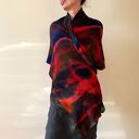 szal z wełny merino z czerwienią