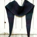 Szalik, trójkątna wąska chusta, cieniowana: granat, fiolet i zieleń