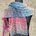 Cieniowany szal ze srebrną nitką