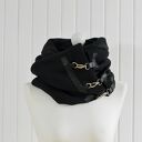 Szal wełniany ze skórą, czarna chusta z karabińczykami