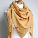 Chusta muślinowa damska - żółta, lekka i oddychająca