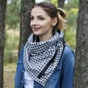 Szal, szalik biało-czarny, skórzana zapinka, podwójny komin, kratka 