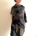 szal z wełny merino w szarościach