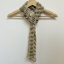 Wąski ażurowy szalik naszyjnik ozdoba na szyję beż