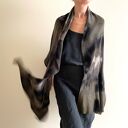 szal z wełny merino w szarościach