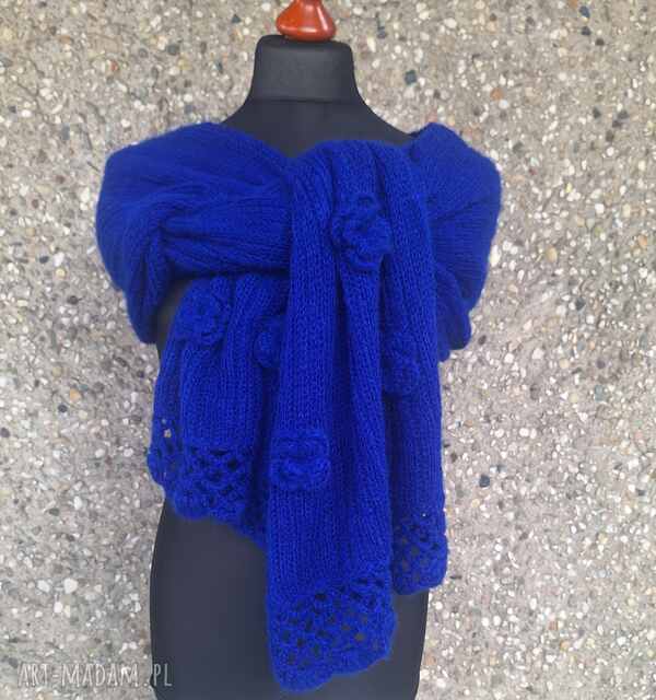 Długi szal z kwiatami