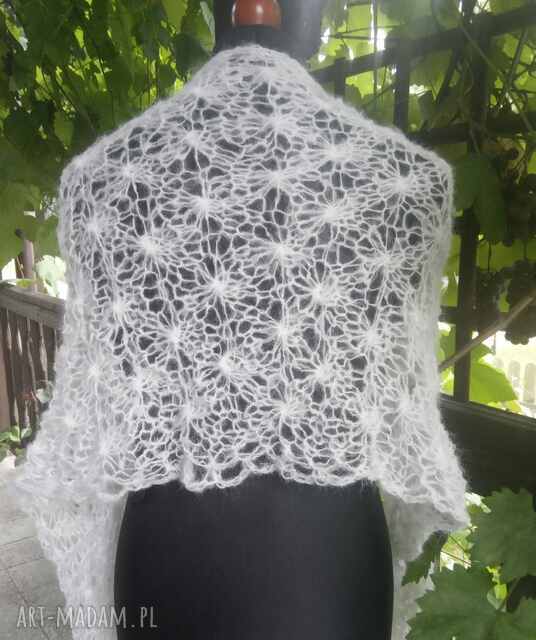 Biały szal z alpaką