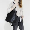 Pacco bag - torba na ramię z długim regulowanym, odpinanym paskiem, przez ramię