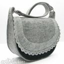 Listonoszka na Szaro