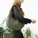 Torba Hobo Oval w kolorze oliwki - nubuk tapicerski (na ramię)
