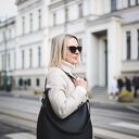 Vera - torba typu hobo w kolorze czarnym