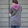 ubrania: sweter z kapturem