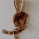 Ręcznie robiona czapeczka niemowlęca Happy Bunny z króliczymi uszkami