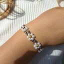 Bransoletka w kwiaty z koralików na gumce - handmade dla dziewczynki