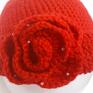 sheepystuff czerwona czapka z kwiatkiem szydełko dziecka