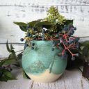 Ceramiczny wazon w odcieniu turkusu