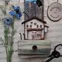 Rustykalny wieszak z domkiem no 1