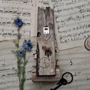 Rustykalny wieszak z domkiem no 1