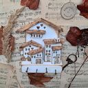 Rustykalny wieszak z białym miasteczkiem no 2