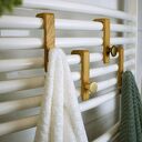 Dębowy haczyk na grzejnik łazienkowy drewniany z magnesem