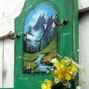 Wieszak z półeczką i malowanym pejzażem - Lato w górach