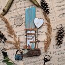 Rustykalny wieszak z białym domkiem i sercem - handmade do przedpokoju