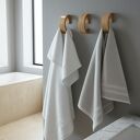 Drewniany Minimalistyczny Wieszak Na Ręczniki Dębowy