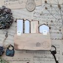 Rustykalny wieszak z niezapominajkami