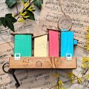 Wieszak z kolorowymi domkami no 1