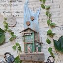 Rustykalny wieszak z zielonym domkiem no 4