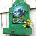 Wieszak z półeczką i malowanym pejzażem - Lato w górach