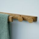 Dębowy Wieszak przyklejany idealny do małych przestrzeni