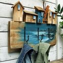 Drewniany wieszak ścienny z malowanym pejzażem - Fiordy