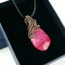 biżuteria z miedzi wisiorek wire wrapping z różowym agatem na prezent