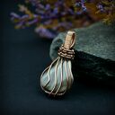 Krzemień pasiasty - wisiorek wire wrapping w miedzianej, oksydowanej oprawie
