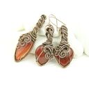 Ręcznie robiony wisiorek z karneolem w wire wrapping