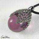 Liliowy wisiorek M ze szklanej kropli w siateczce - handmade