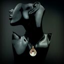 Wisiorek z howlitem wire wrapping - oksydowana miedziana oprawa